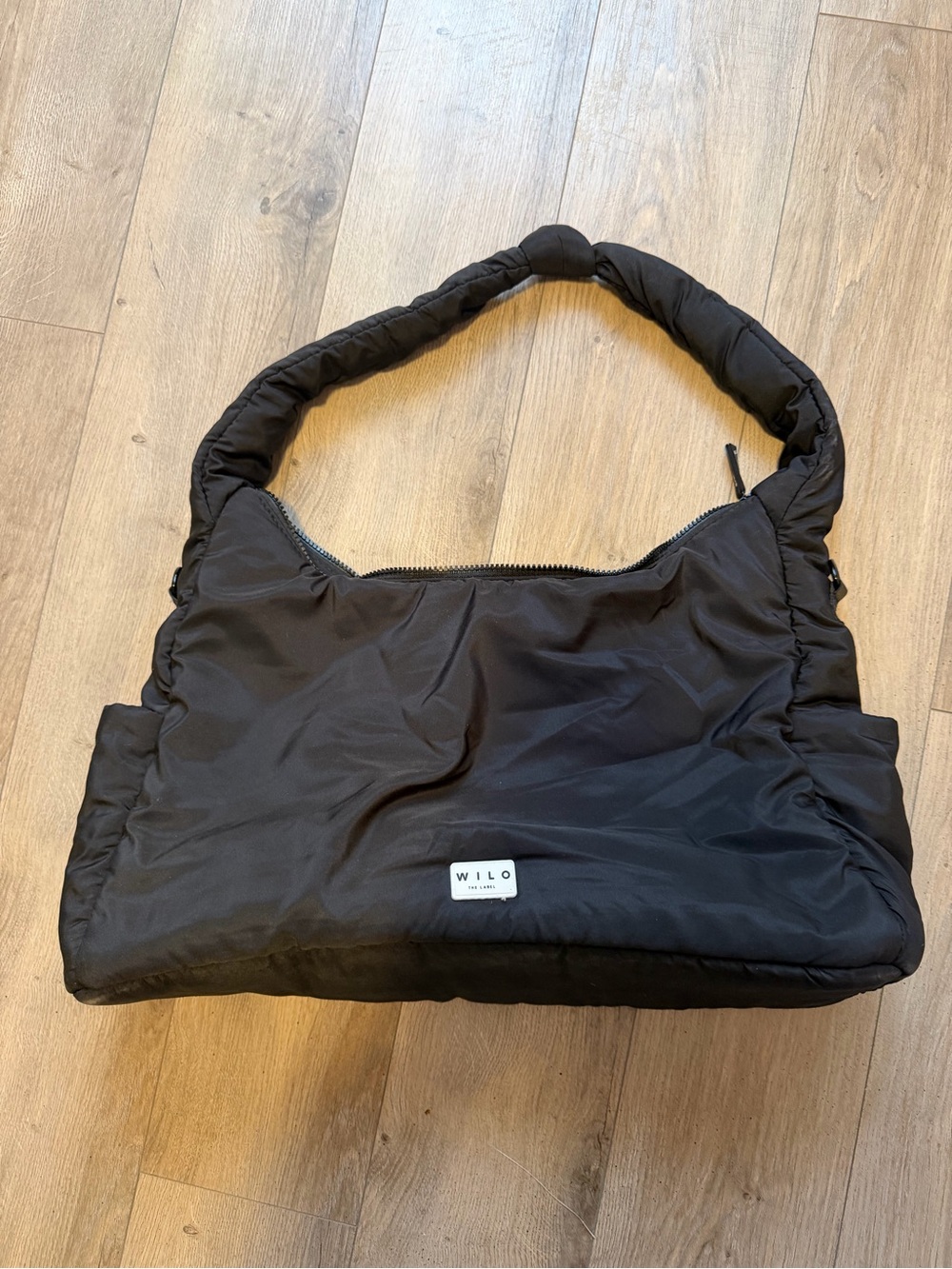 Wilo Black Puffer Shoulder Bag